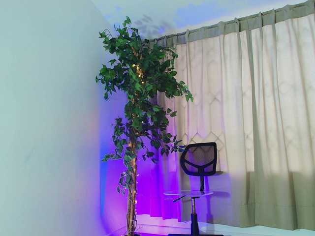 Sara-BigAss live cam preview