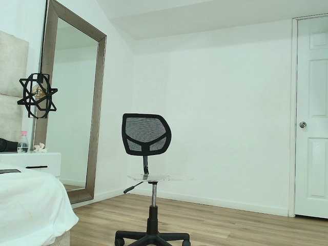 Preview of sara-bigass