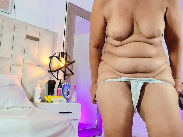 Sara-BigAss's BongaCams show and profile