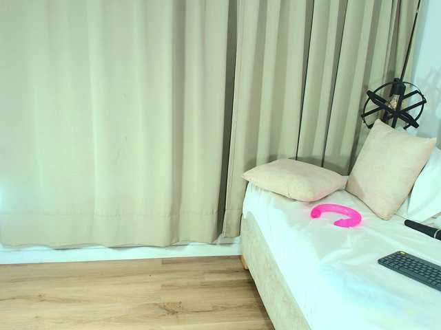 Sara-BigAss live cam on BongaCams