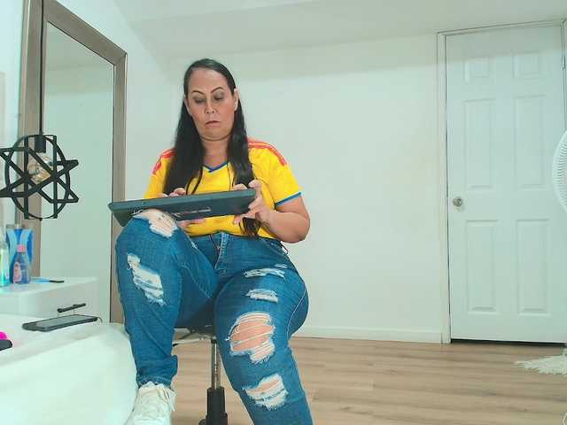 Sara-BigAss