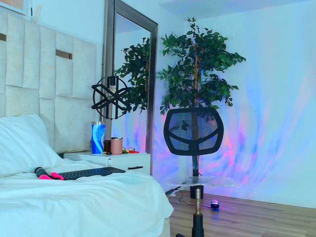 Sara-BigAss live cam on BongaCams
