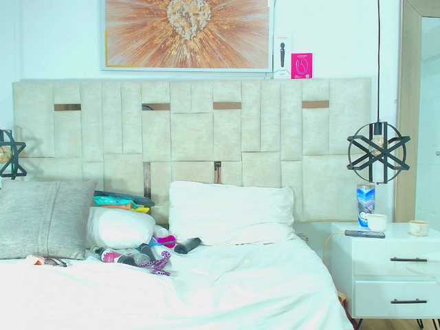 Sara-BigAss live cam on BongaCams