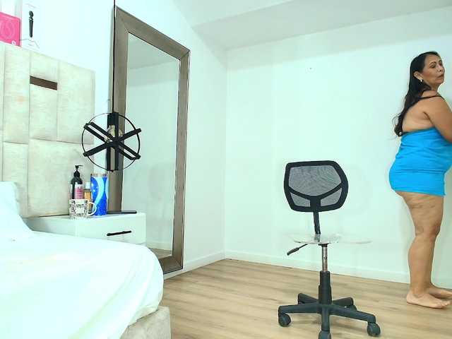 Sara-BigAss live cam on BongaCams