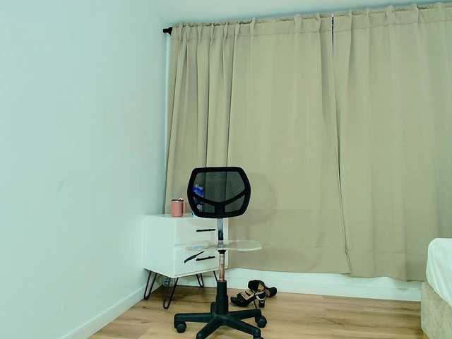 Sara-BigAss live cam on BongaCams
