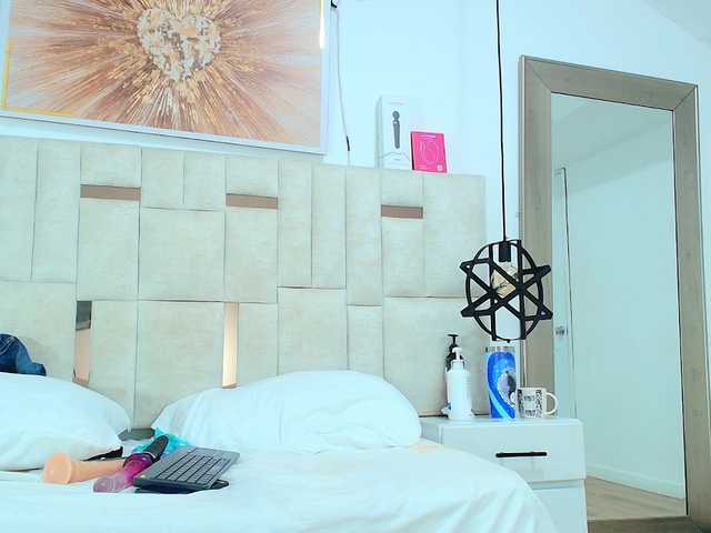 Sara-BigAss live cam on BongaCams