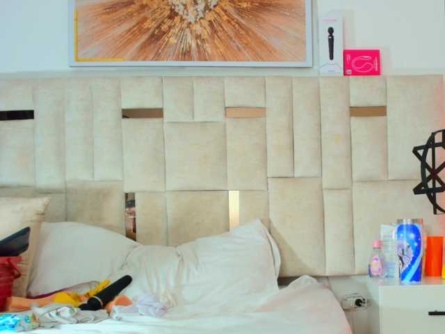 Sara-BigAss live cam on BongaCams