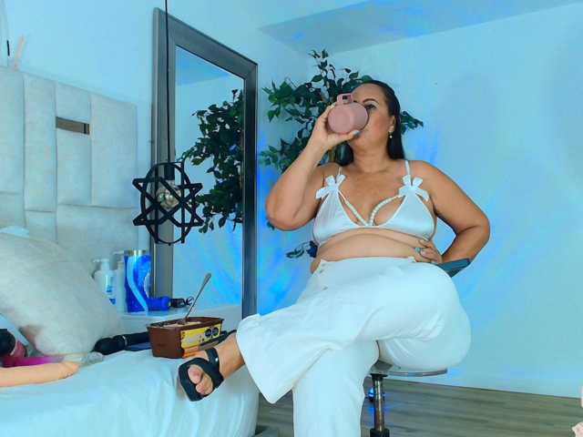 Sara-BigAss