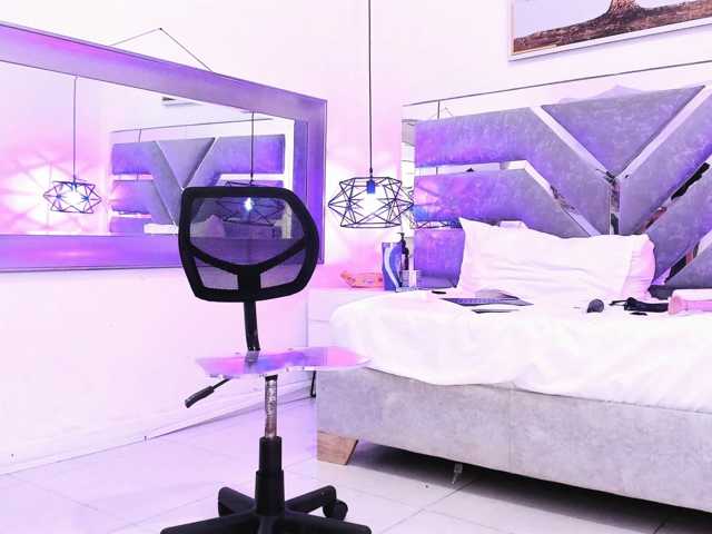 Sara-BigAss live cam on BongaCams
