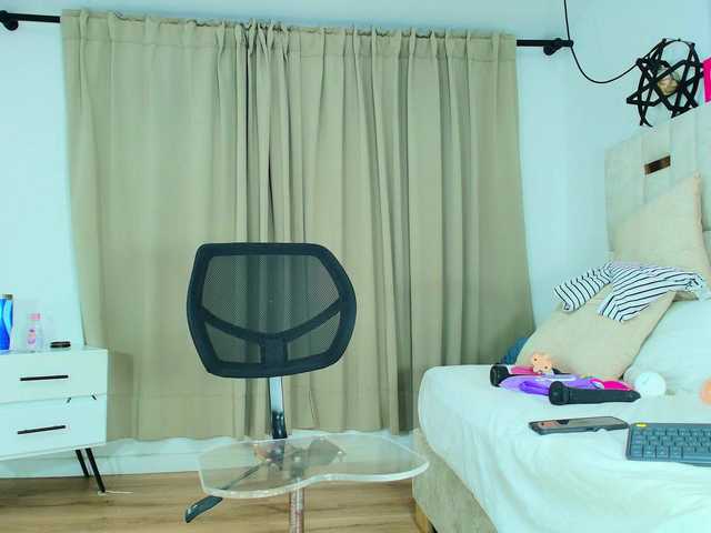 Sara-BigAss live cam on BongaCams