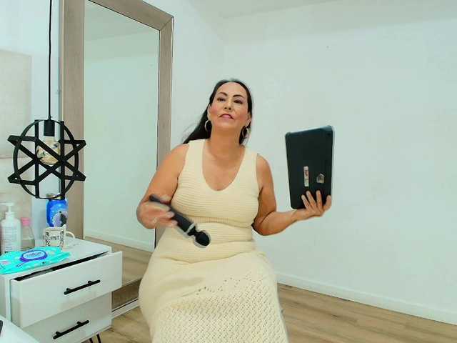 Sara-BigAss