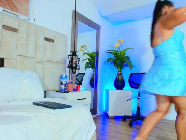 Sara-BigAss live cam on BongaCams
