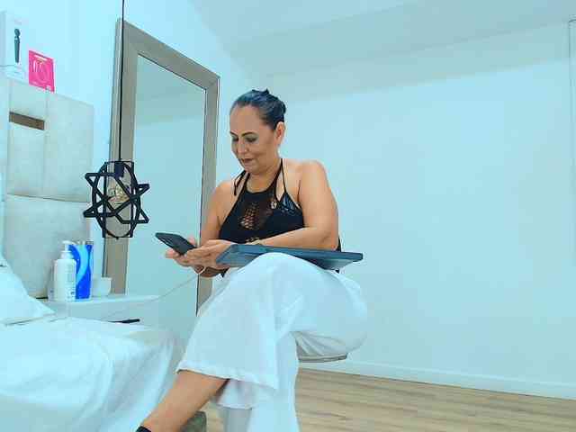 Sara-BigAss webcam