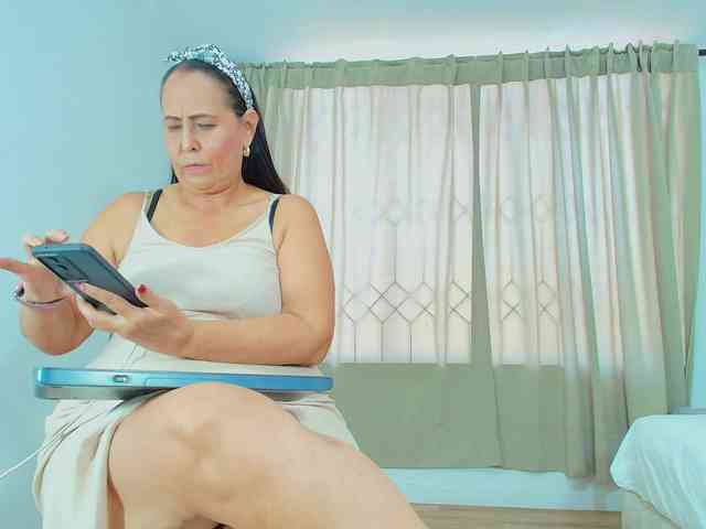 Sara-BigAss webcam
