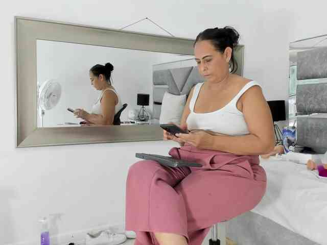Sara-BigAss webcam