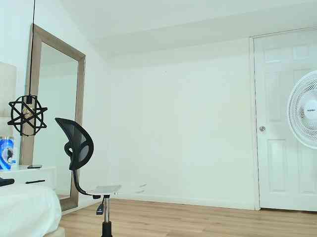 Sara-BigAss webcam