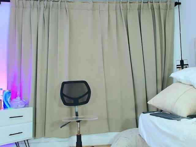 Sara-BigAss webcam