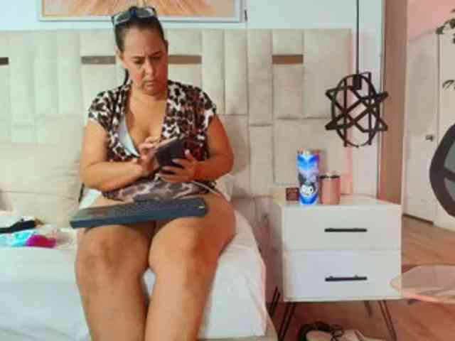 Sara-BigAss webcam