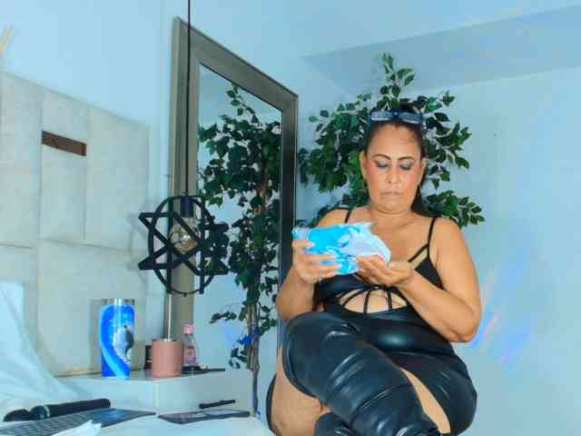 Sara-BigAss