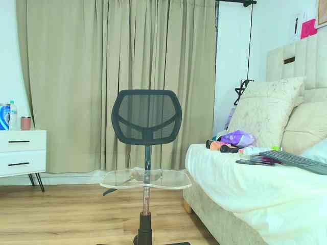 Sara-BigAss webcam