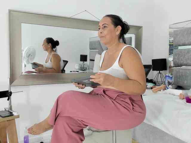Sara-BigAss webcam