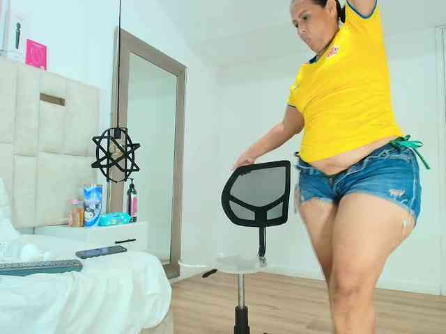 Sara-BigAss