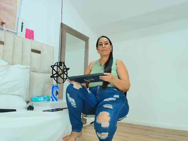 Sara-BigAss