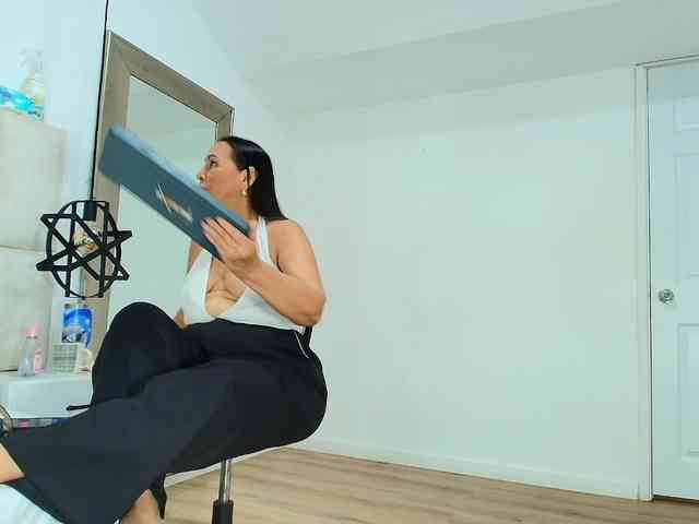 Sara-BigAss webcam