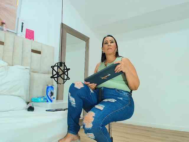 Sara-BigAss webcam