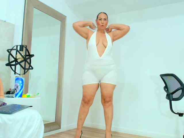 Sara-BigAss webcam