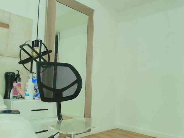 Sara-BigAss webcam