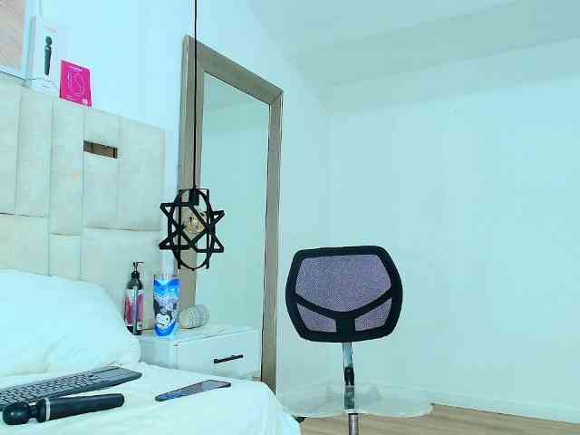 Sara-BigAss webcam