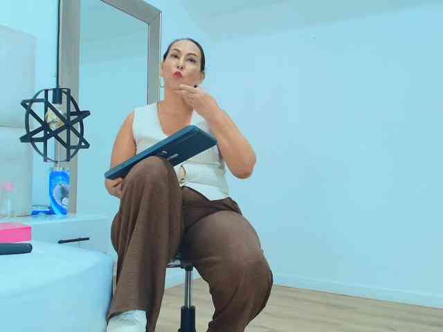 Sara-BigAss webcam