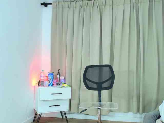 Sara-BigAss webcam