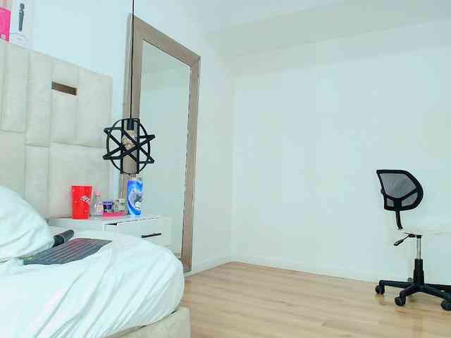 Sara-BigAss webcam