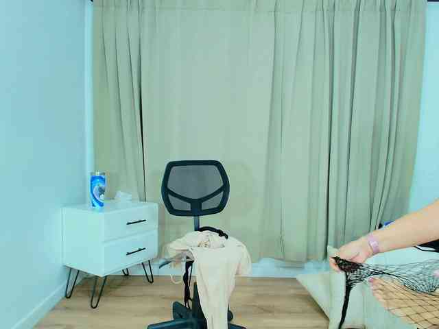 Sara-BigAss webcam