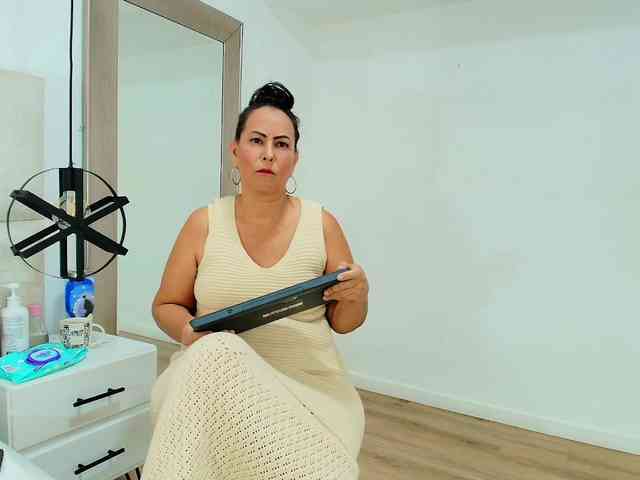 Sara-BigAss