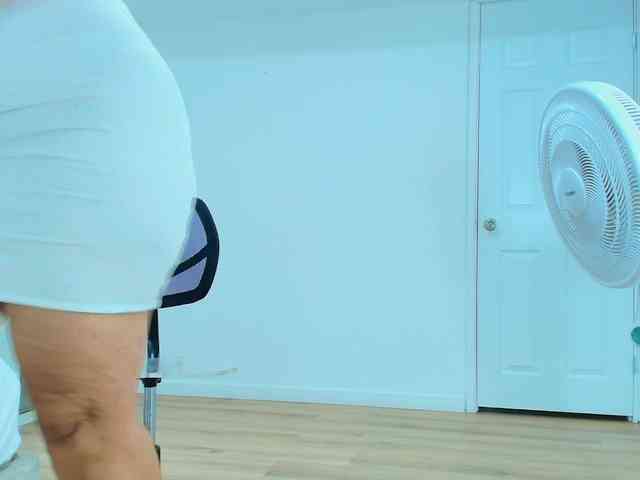Sara-BigAss