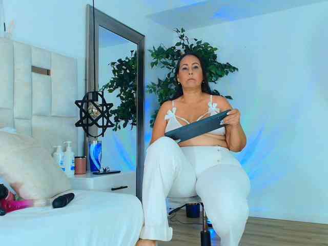 Sara-BigAss