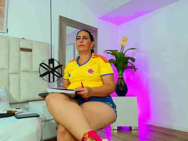 Sara-BigAss