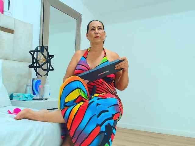 Sara-BigAss webcam