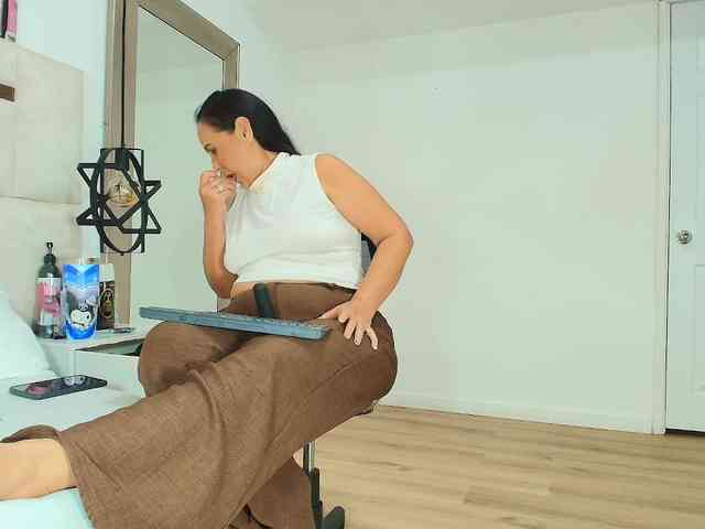 Sara-BigAss webcam