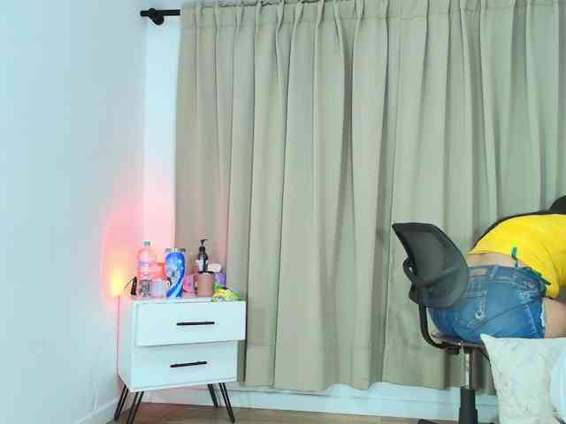 Sara-BigAss webcam