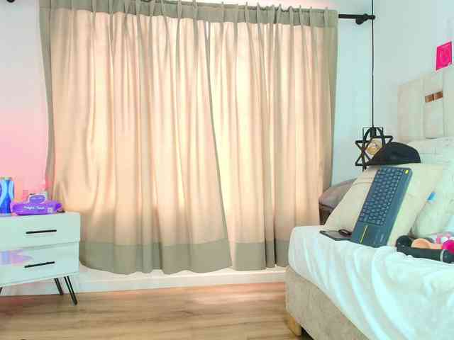Sara-BigAss webcam