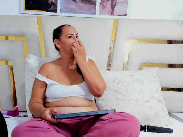 Sara-BigAss webcam