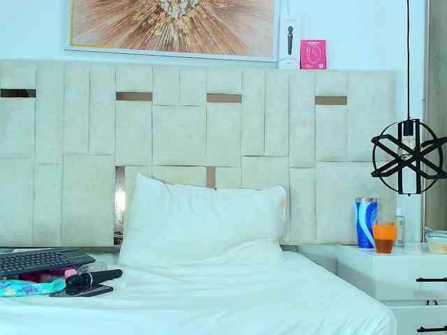 Sara-BigAss webcam