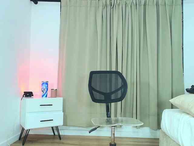 Sara-BigAss webcam
