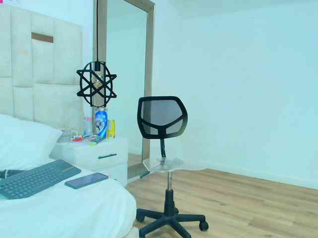 Sara-BigAss webcam