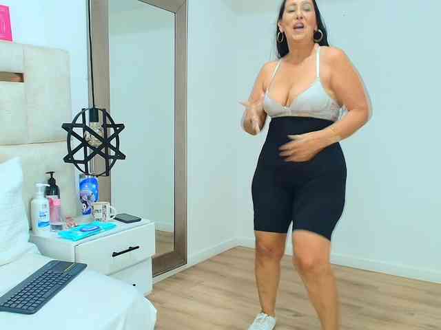 Sara-BigAss webcam