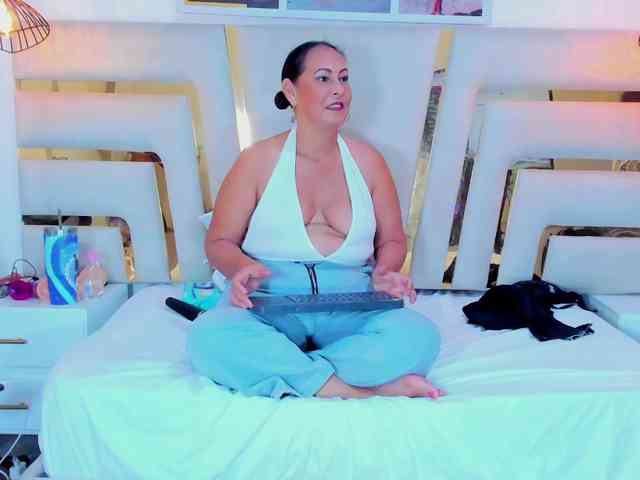 Sara-BigAss webcam